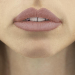 Comanda acum la un preț avatanjos RUJ STAY NUDE INFINITY 03 NAKED  pe infinity-beautylab.ro